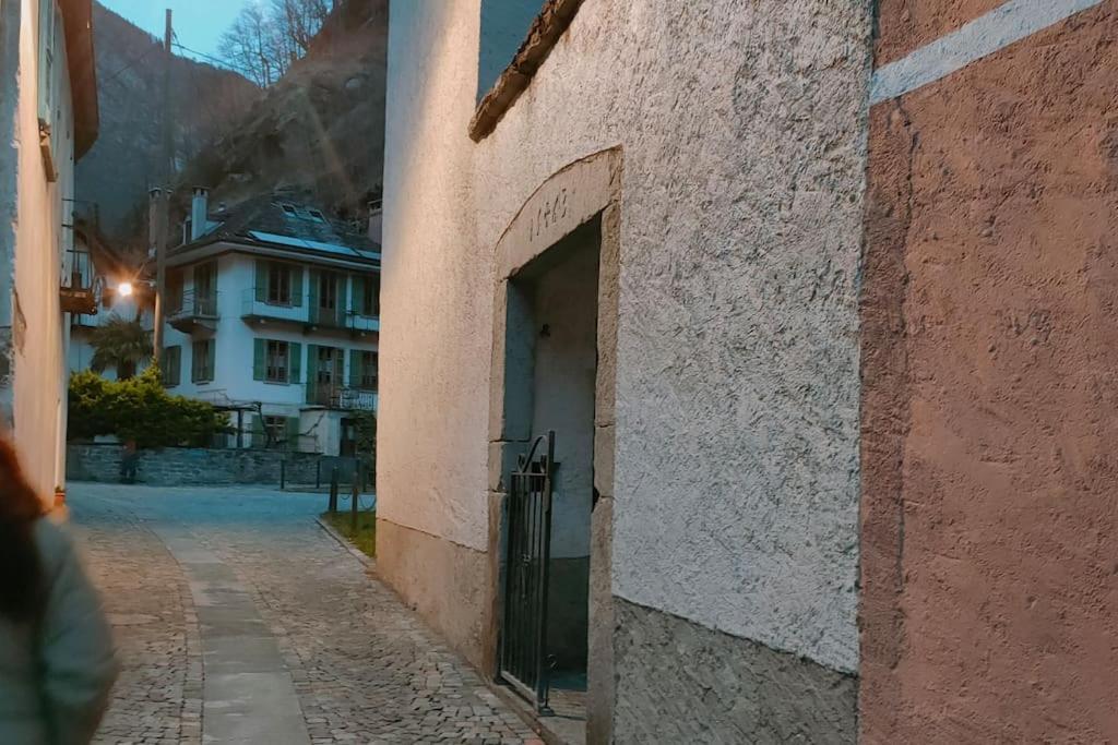 Armonia Edificio Storico Del 1563. Lejlighed Cevio Eksteriør billede
